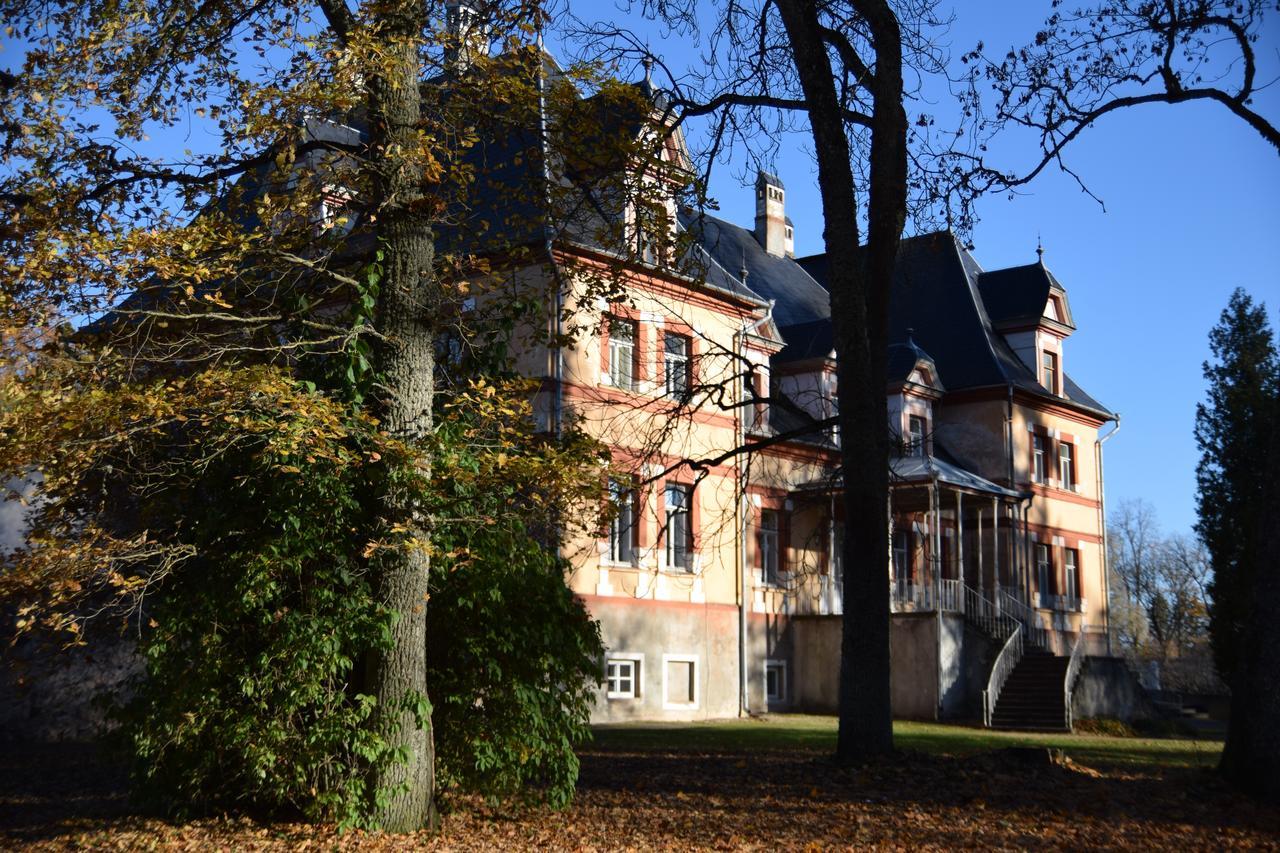Mooste Moisa Linakoja Kuelalistemaja Hotel Exterior photo